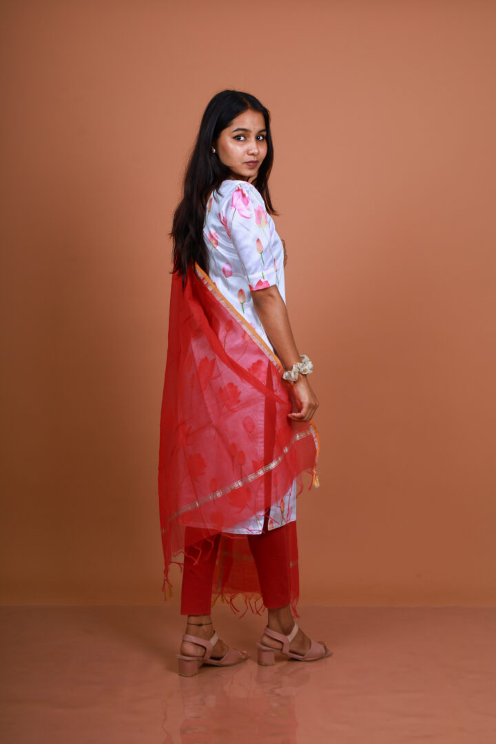 The Floral Banarasi - Image 4